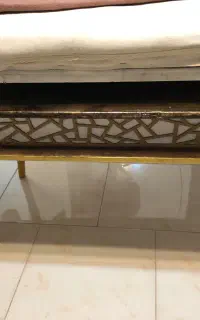 میز وسط رزین شده