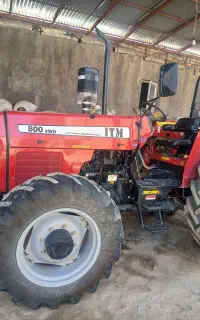 تراکتور 800