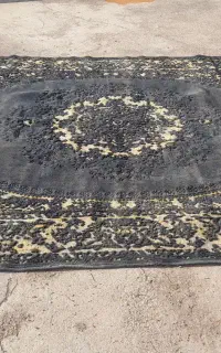 یک عدد قالی ۱۲متری سالم بدون پارگی