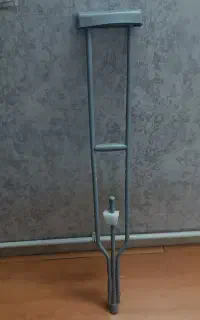 عصا زیر بغل  نو استفاده نشده