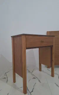 میزآرایش و پاتختی