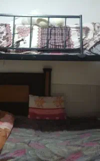 تخت فلزی