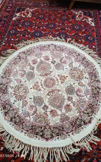 فرش گرد کاملا سالم و تمیز