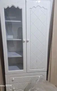 تخت و کمد سفید بچگانه