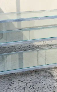 میز شیشه ای دکور لوازم و تحریر