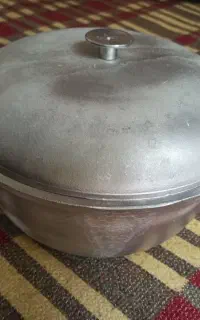 قابلمه چدن روسی اصل