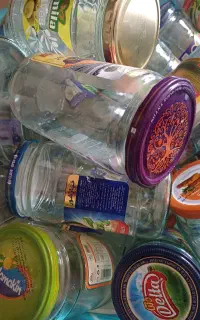 شیشه مربا تمیز
