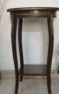میز چوبی، برنزکاری