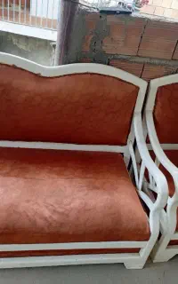 مبل چهار نفره با میز وسط و سه تا عسلی