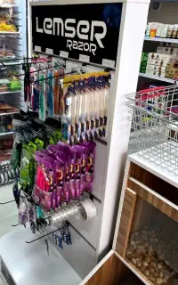 انواع استند برای مغازه و فروشگاه