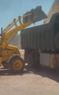 عملیات خاکبرداری وشفته ریزی کانال کنی با بیل بکهو