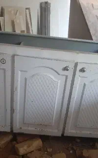 کابینت فلزی دسته دوم