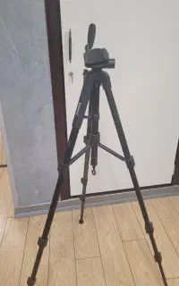 سه پایه دوربین و موبایل