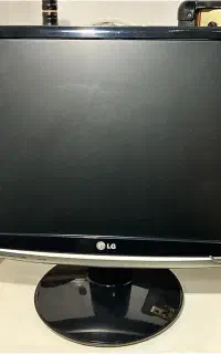 مانیتور LG بسیار تمیز و نو