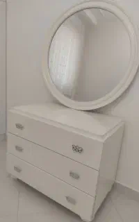 آینه کنسول سفید رنگ