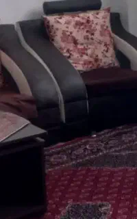 مبل۹ نفره همراه با میزو عسلی و یک تخته فرش ۱۲متری