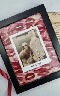 تابلو بوسه عاشقانه