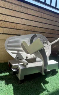 کالباس‌بر محک، سالم و تمیز، با کارکرد بسیار کم