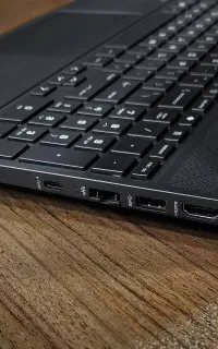 لپتاب hpزیر قیمت آکبند فقط کارتون ندار