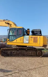 بیل مکانیکی کوماتسو pc220