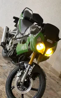 هوندا سی بی ار CBR150R