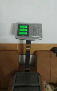 سلام ترازو۱۵۰ کیلویی درحدنو یکماه خریدم