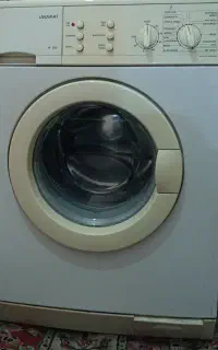 ماشین لباسشویی ۶کیلویی سالم تمیز
