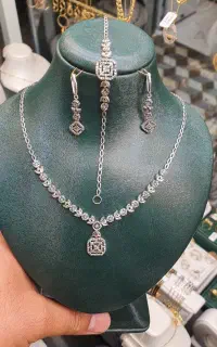 سرویس گندم و تک پوش ورساچ زیبا و نمادار