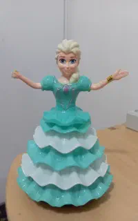 اسباب بازی، موزیکال، السا