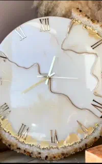 ساعت رزینی شاین دار