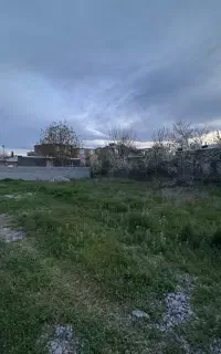 زمین در جاده دریا