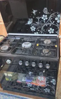 سینک و اجاق گاز تمیز