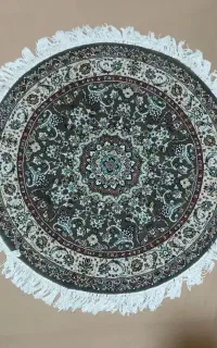 فرش گرد قهوه ای
