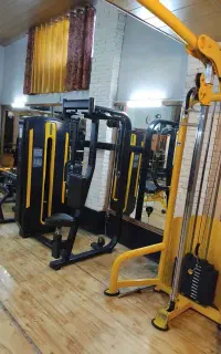 تجهیزات باشگاه به صورت جارو کش
