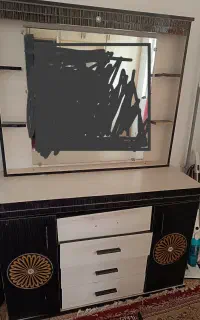 آینه و میز