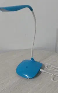 چراغ مطالعه طرح اپل لمسی
