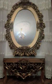 میز و آینه