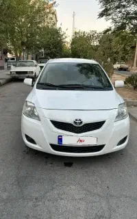 تویوتا یاریس ۱۳۰۰cc صندوق دار (۲۰۱۰)