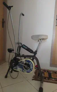 دوچرخه ثابت کاملا سالم