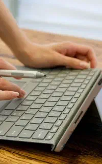 لپتاپ  ، سرفیس پرو ، ققنوس آی تی