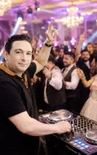 دیجی dj آقا خانم   آتلیه،فیلمبردا،باغ،تالار،ارکستر