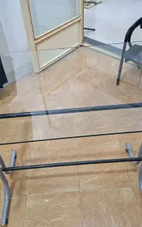 میزشیشه ای سالم