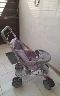 کالسکه ۸ چرخ CHICCO بسیار محکم کارکرده