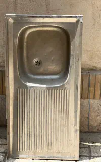 سینک ظرفشویی جمع و جور تمیز