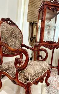تعمیرات و رنگ کاری مبلمان و دکوراسیون چوبی