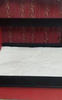 تخت کودک قرمز