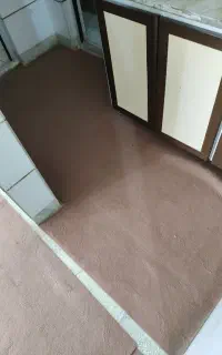 موکت کارکرده رنگ کرم قهوه‌ای