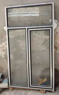 پنجره ی آلومینیومی