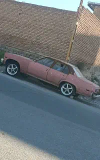 شورلت نوا قرمز