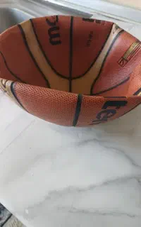 توپ بسکتبال نو نو هنوز باد نشده
